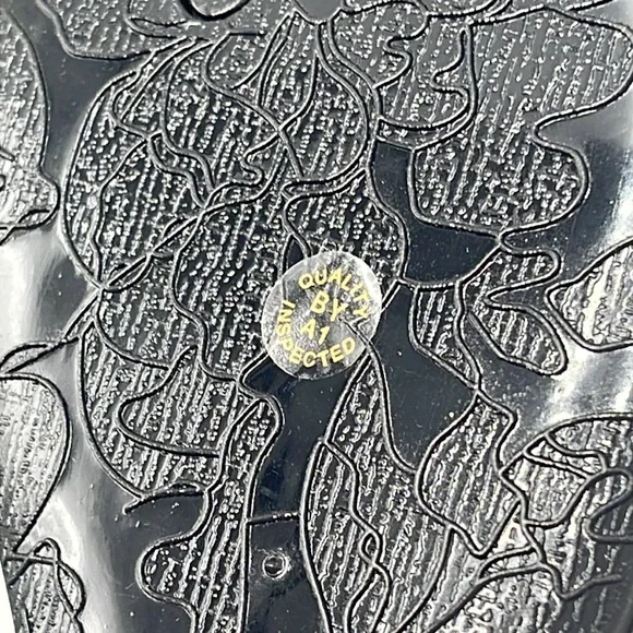 NWT Mixit Black Studded Sandals - Size 6 - Picture 5 of 7